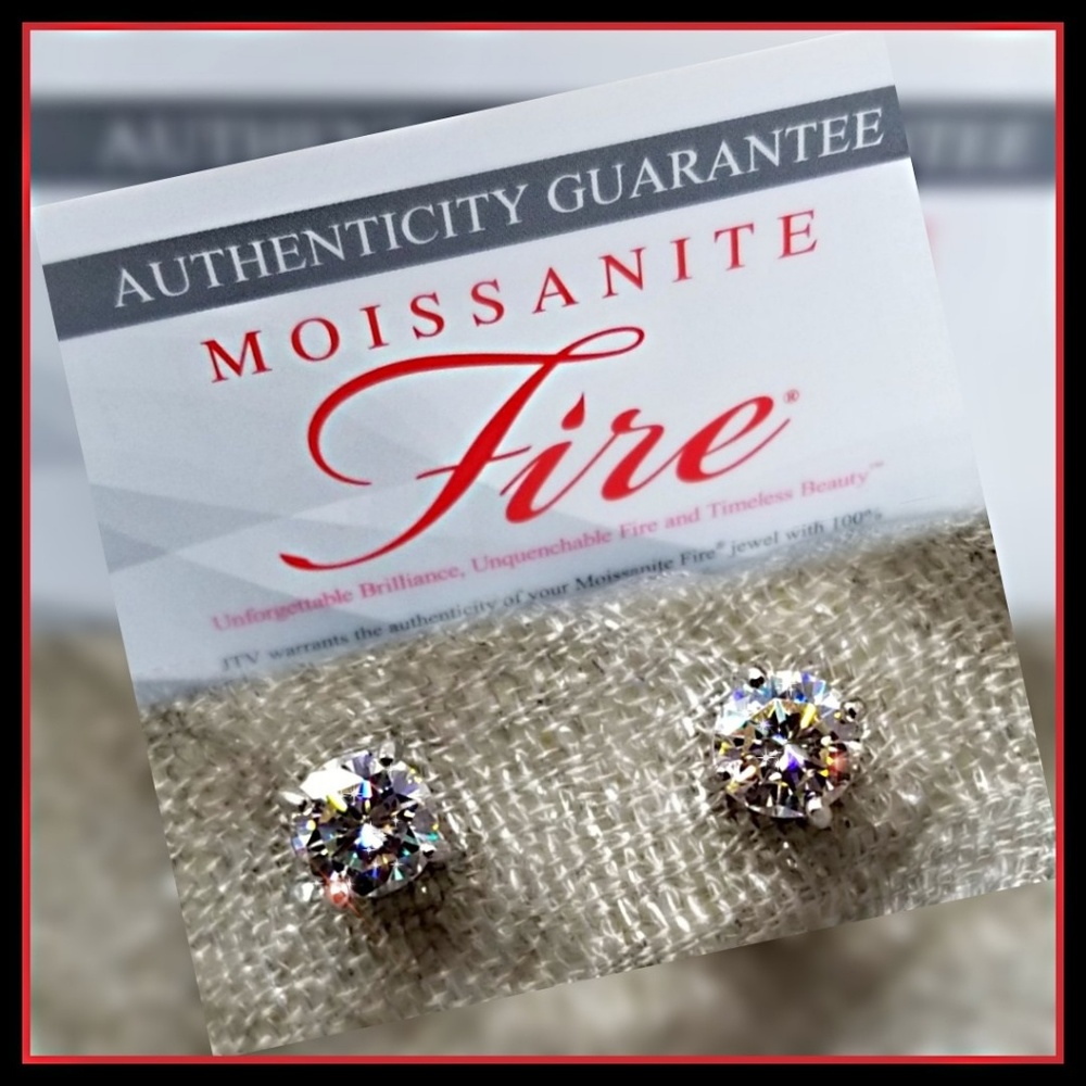 💎HP! NEW! '2CTTW'(1CTea) AUTH MOISSANITE STUDS 💎